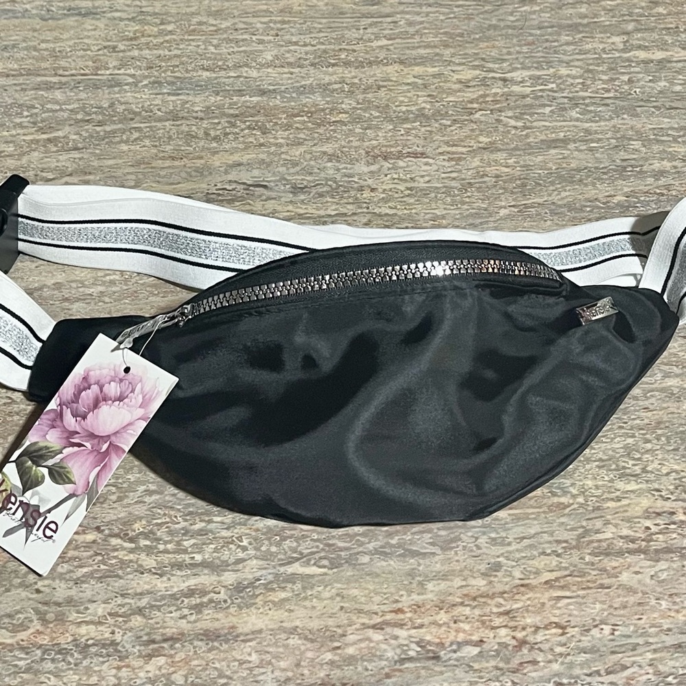 NWT Kenzie Fanny pack - Picture 11 of 11